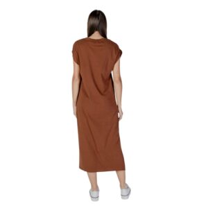 B.Young Brown Cotton Dress